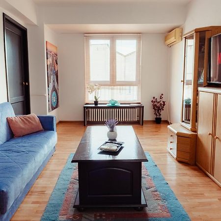 Promenada Old Town Apartment Bukares Bagian luar foto