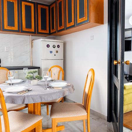 Promenada Old Town Apartment Bukares Bagian luar foto