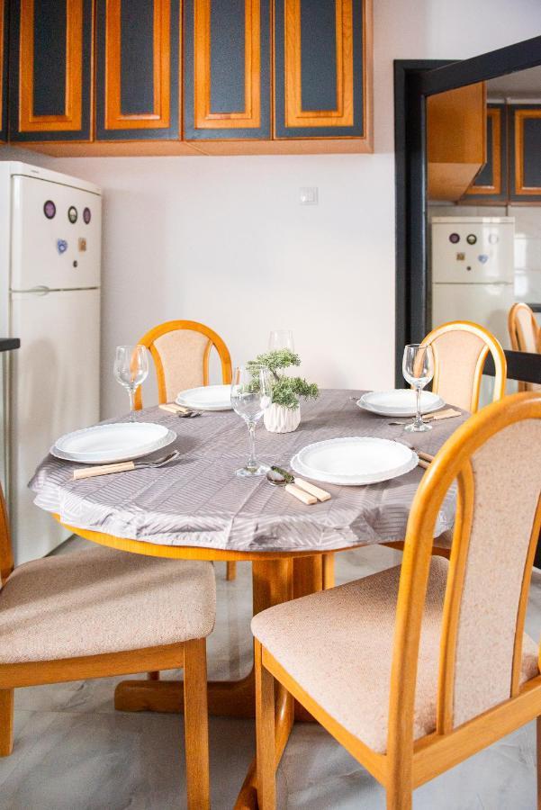 Promenada Old Town Apartment Bukares Bagian luar foto