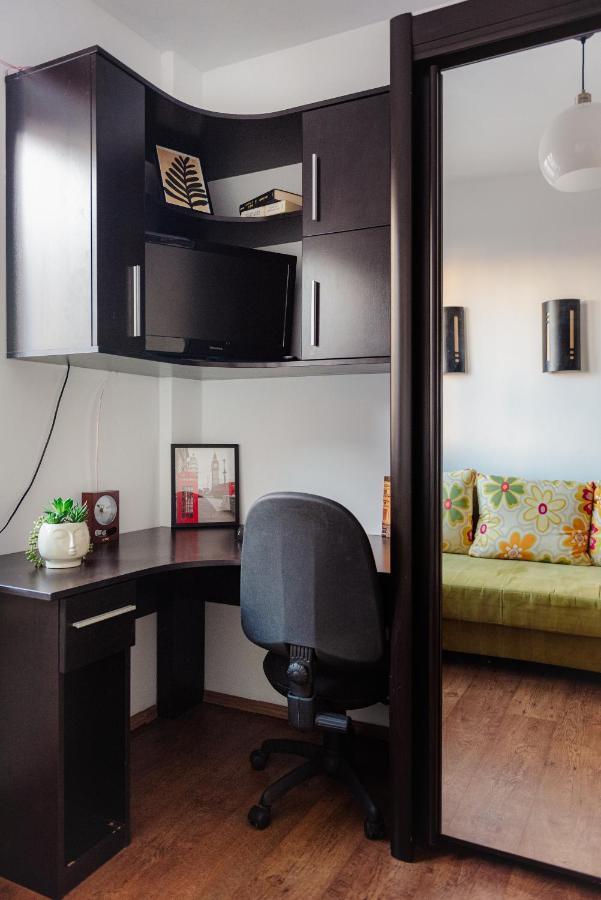 Promenada Old Town Apartment Bukares Bagian luar foto