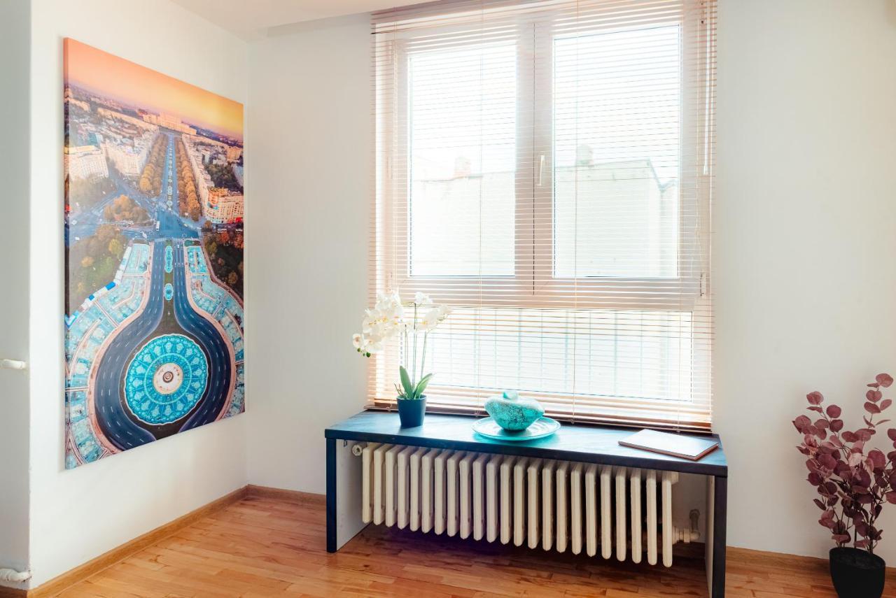 Promenada Old Town Apartment Bukares Bagian luar foto