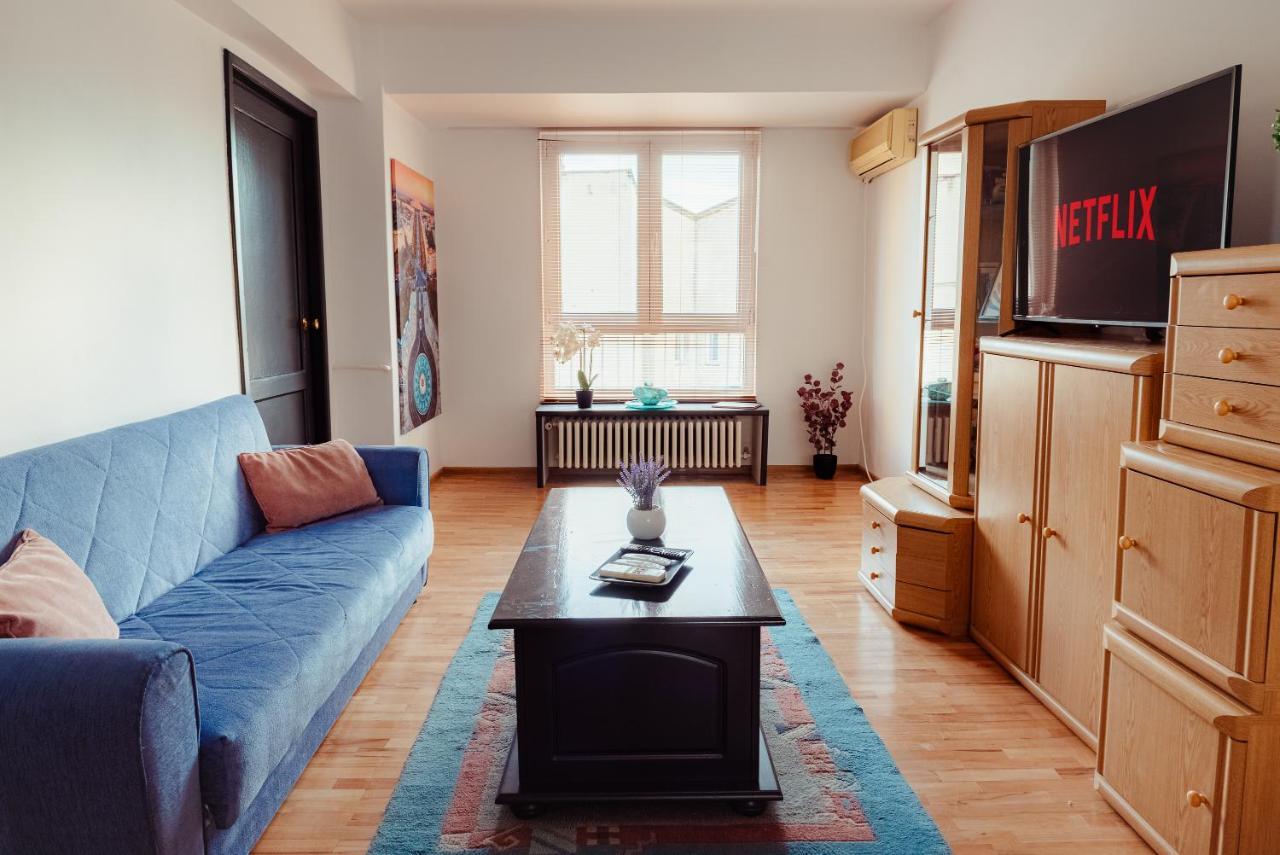 Promenada Old Town Apartment Bukares Bagian luar foto