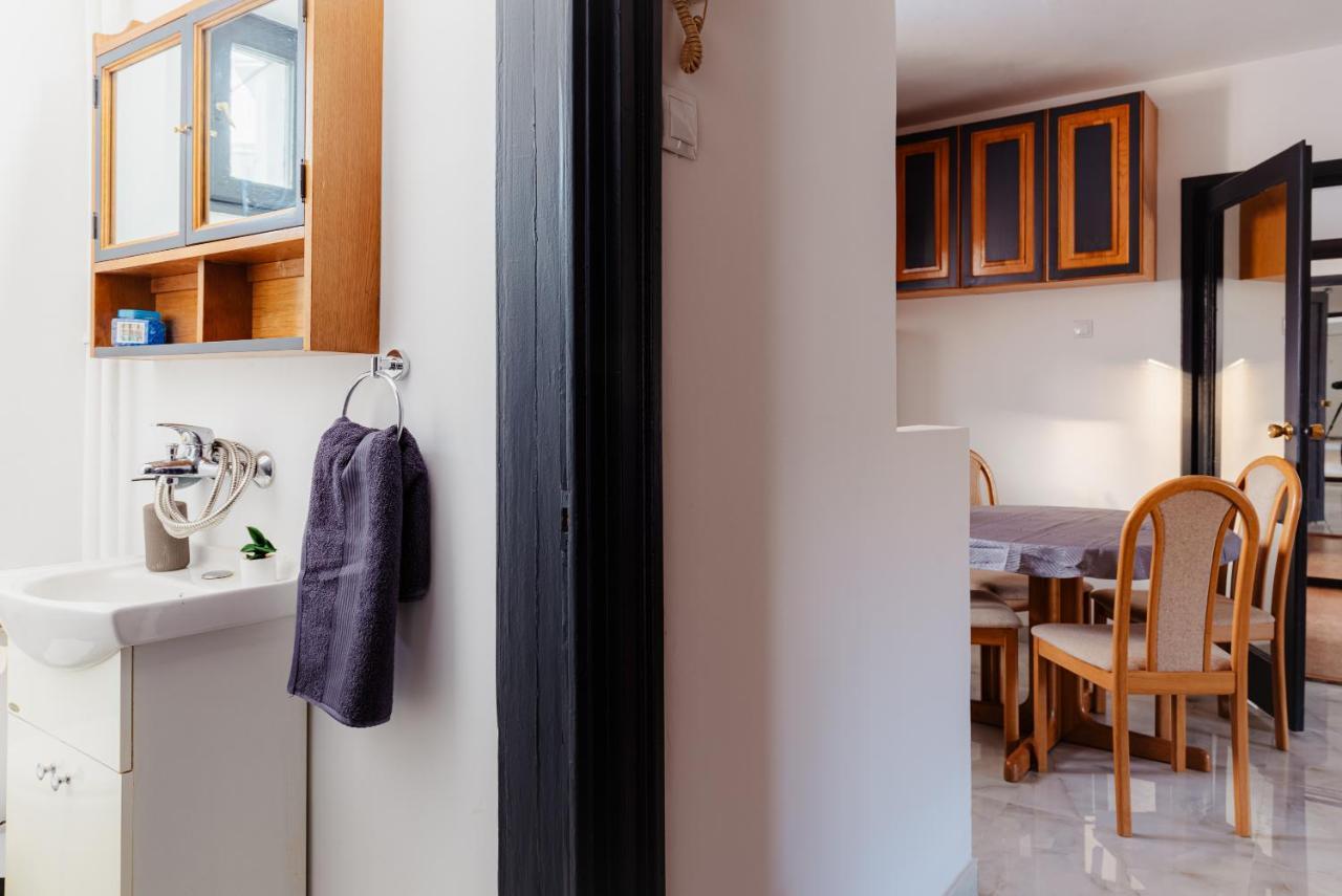 Promenada Old Town Apartment Bukares Bagian luar foto