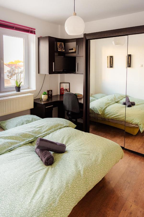 Promenada Old Town Apartment Bukares Bagian luar foto