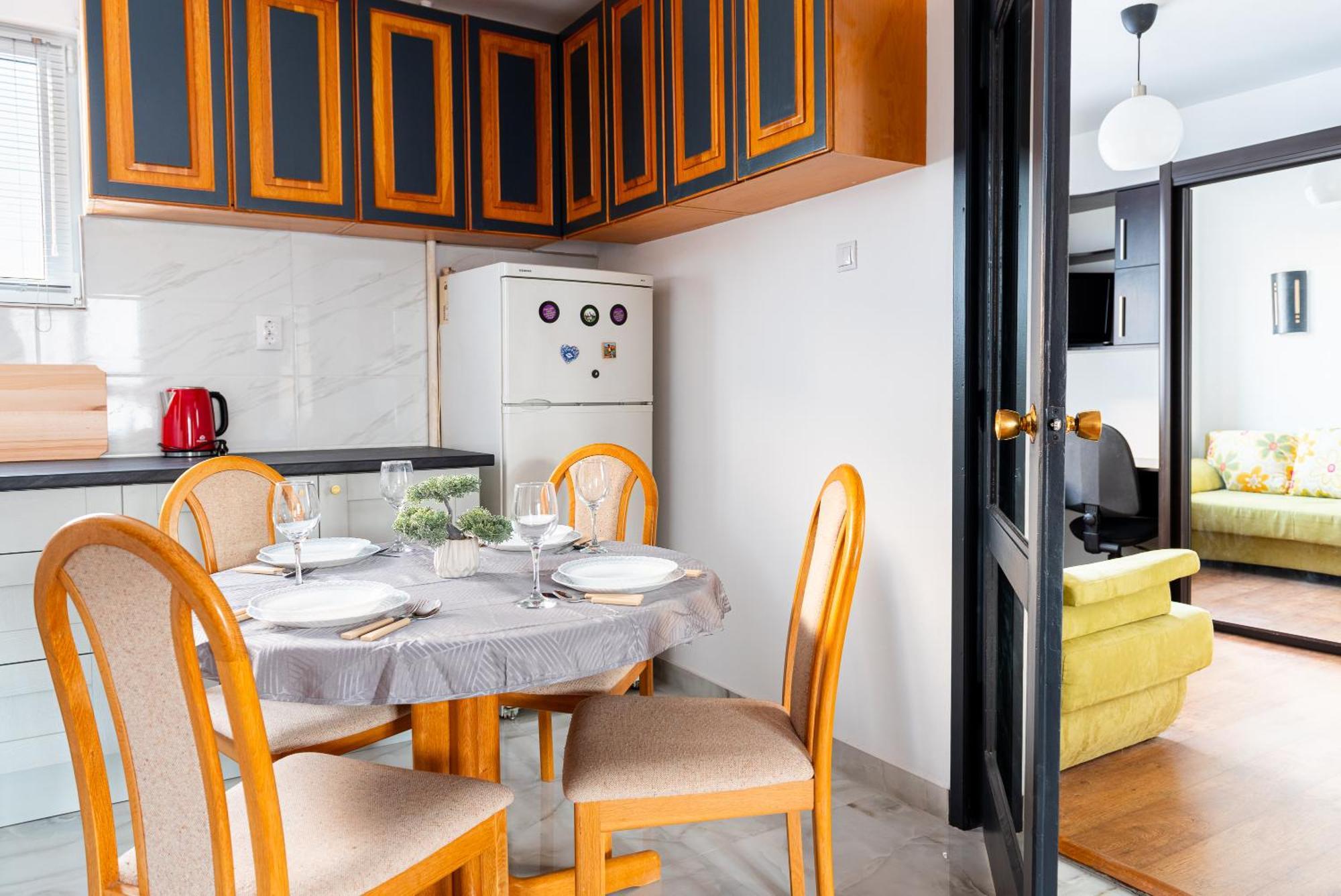 Promenada Old Town Apartment Bukares Bagian luar foto
